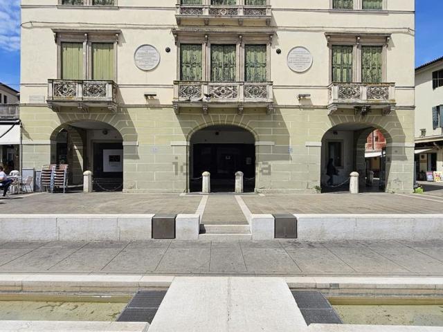 Locale Commerciale in affitto a Mestre-Carpenedo, Venezia