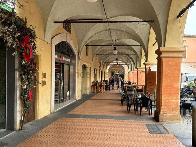 Locale Commerciale in affitto a San Giorgio, Sassuolo