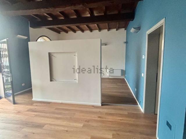 Locale Commerciale in affitto a Le Villette, Crema