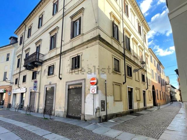 Locale Commerciale in affitto a Piemonte, Alessandria