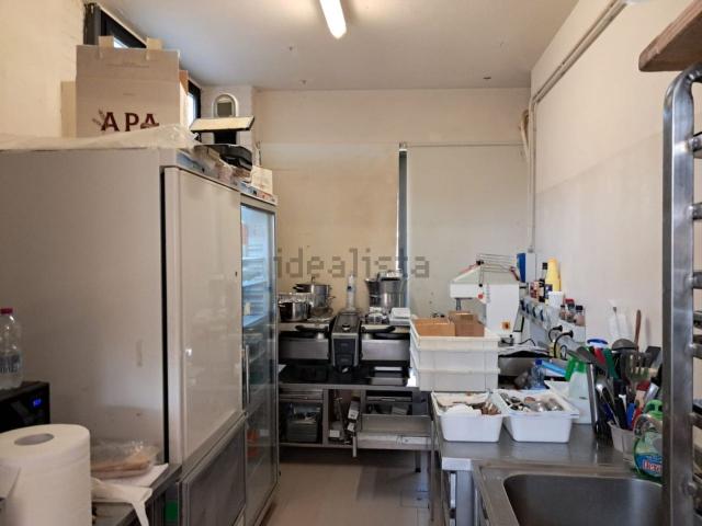 Locale Commerciale in affitto a Vigatto, Sorbolo