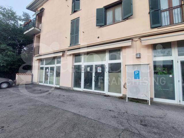 Locale Commerciale in affitto a Amelia, Umbria