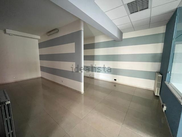 Locale Commerciale in affitto a Piemonte, Alessandria