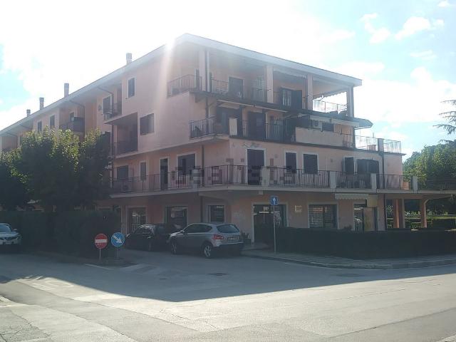 Locale Commerciale in affitto a Ponte Grande, Ferentino