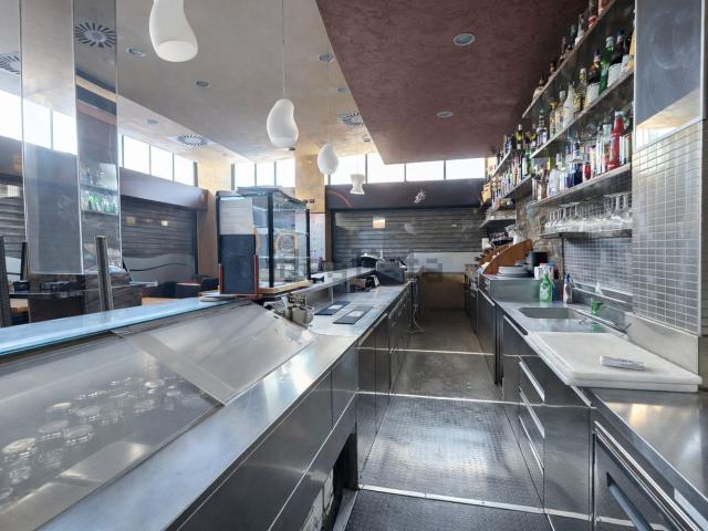 Locale Commerciale in affitto a Zona Omogenea Milano Nord, Cinisello Balsamo