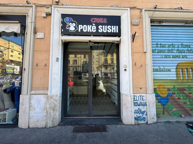 Locale Commerciale in affitto a Municipio Roma VII, Roma Capitale