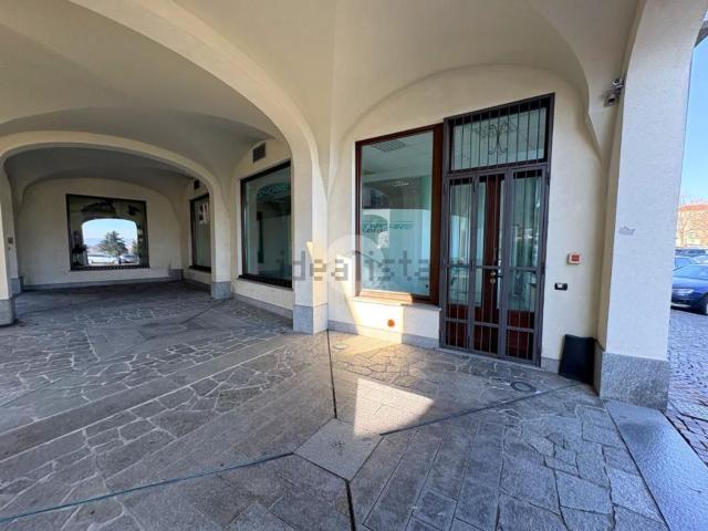 Locale Commerciale in affitto a Vesignano, Piemonte