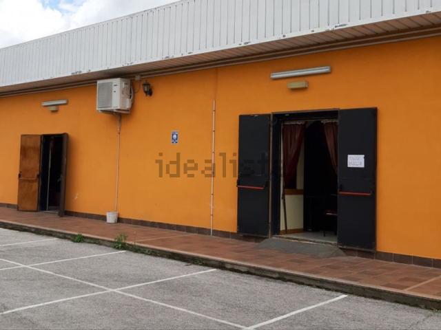 Locale Commerciale in affitto a Contrada Ciciniello, Potenza
