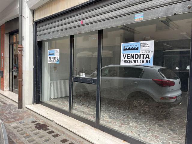 Locale Commerciale in affitto a Unione dei comuni del Distretto Ceramico, Sassuolo