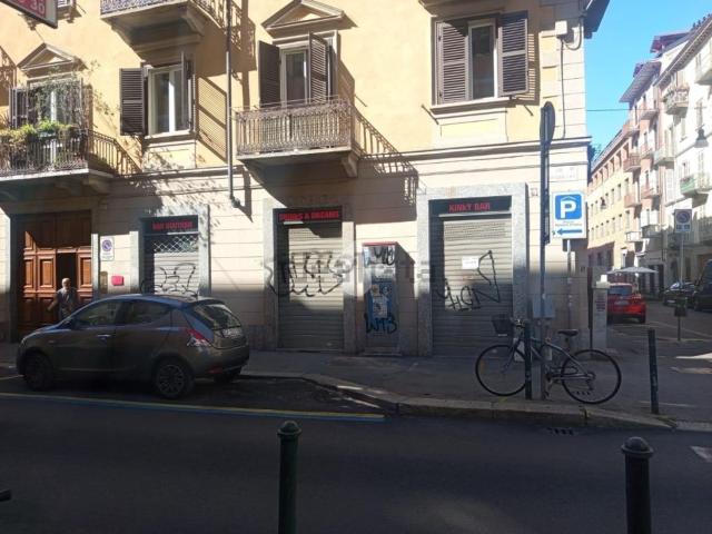 Locale Commerciale in affitto a Circoscrizione 8, Piemonte