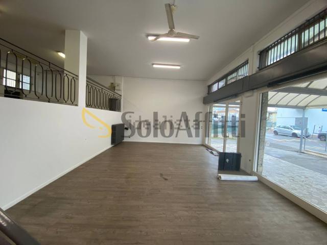 Locale Commerciale in affitto a Rimini, Reggio Emilia