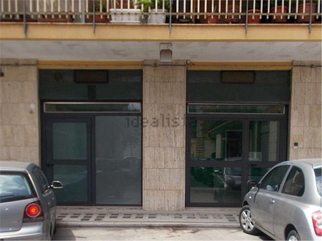 Locale Commerciale in affitto a Puglia, Bari