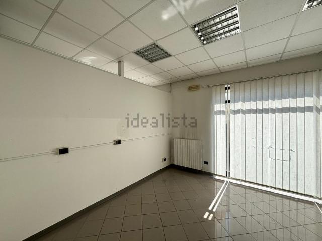 Locale Commerciale in affitto a Piemonte, Asti