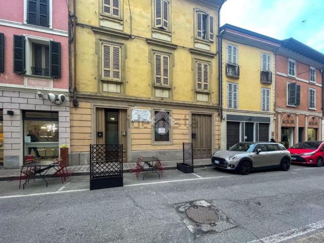 Locale Commerciale in affitto a Soresina, Lombardia
