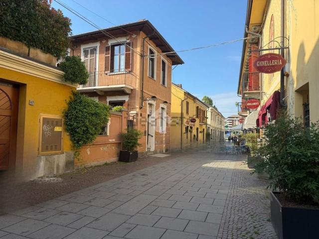 Locale Commerciale in affitto a Piemonte, Torino