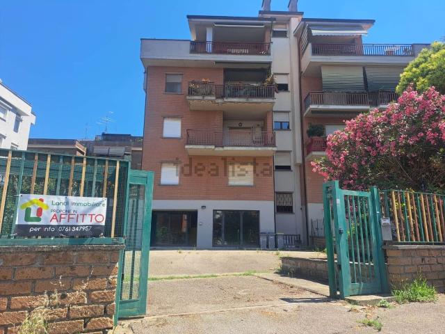 Locale Commerciale in affitto a Pietrare, Viterbo