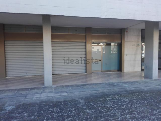 Locale Commerciale in affitto a Puglia, Lecce