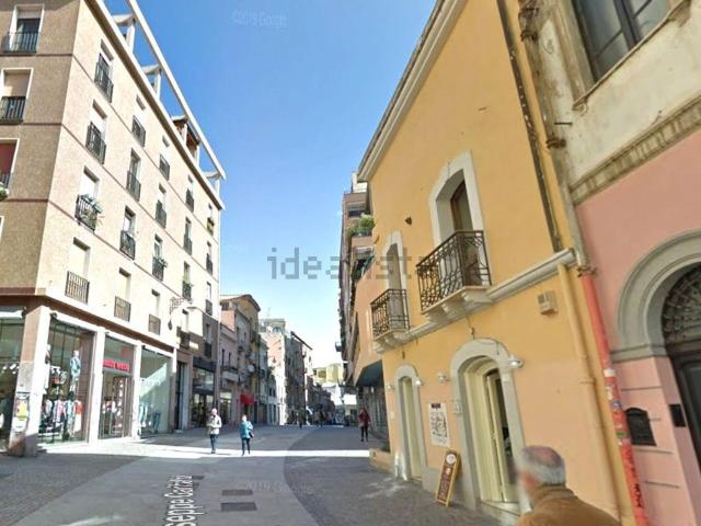 Locale Commerciale in affitto a Biddanoa/Villanova, Cagliari