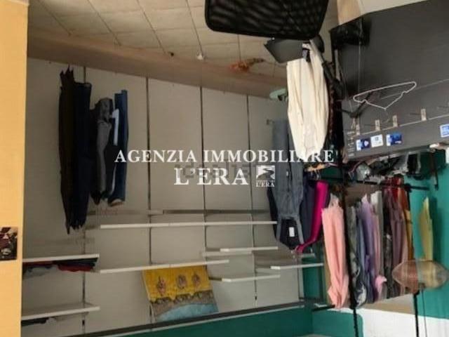 Locale Commerciale in affitto a Pontedera, Toscana