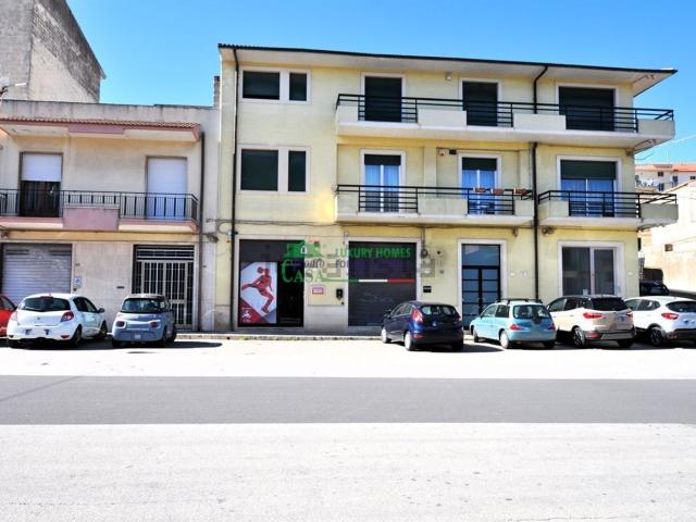 Locale Commerciale in affitto a Ragusa, Selvaggio