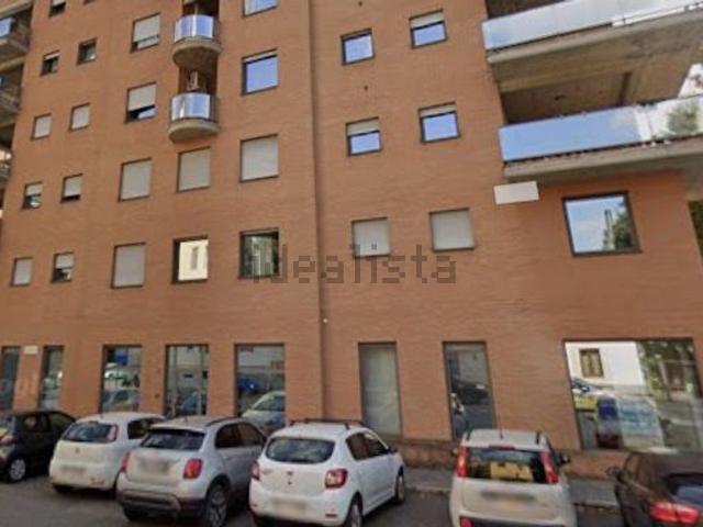 Locale Commerciale in affitto a Piemonte, Alessandria