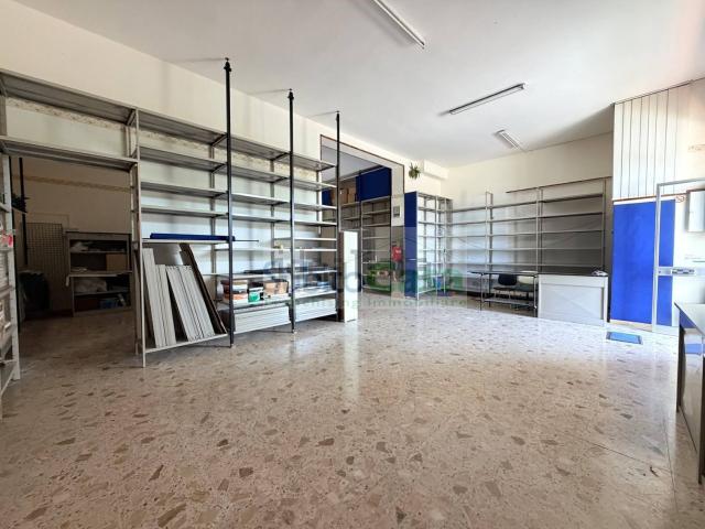 Locale Commerciale in affitto a San Giovanni Teatino, Abruzzo