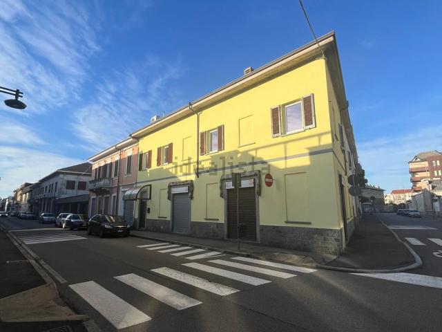 Locale Commerciale in affitto a San Giuseppe, Busto Arsizio