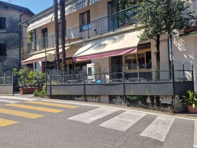 Locale Commerciale in affitto a Cadrezzate con Osmate, Osmate Lentate