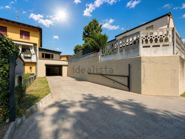 Locale Commerciale in affitto a Erbusco, Lombardia