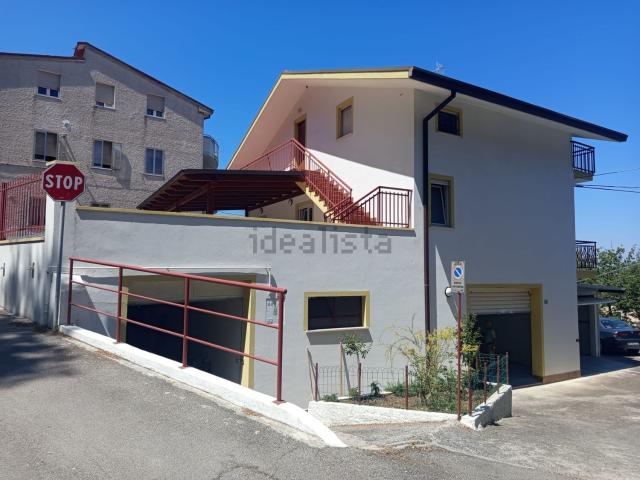 Locale Commerciale in affitto a Frisa, Abruzzo