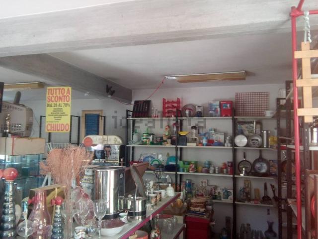 Locale Commerciale in affitto a Santo Pietro Belvedere, San Pietro Belvedere