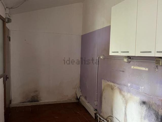 Locale Commerciale in affitto a Livorno