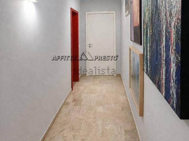 Locale Commerciale in affitto a Unione di Comuni della Romagna Forlivese, Quattro