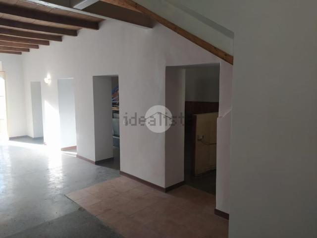 Locale Commerciale in affitto a Albino, Lombardia