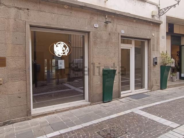 Locale Commerciale in affitto a San Giuseppe, Padova