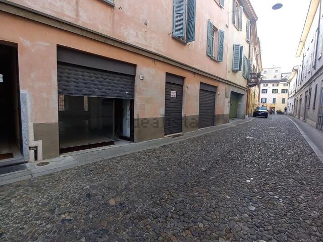 Locale Commerciale in affitto a Centro Storico, Cremona