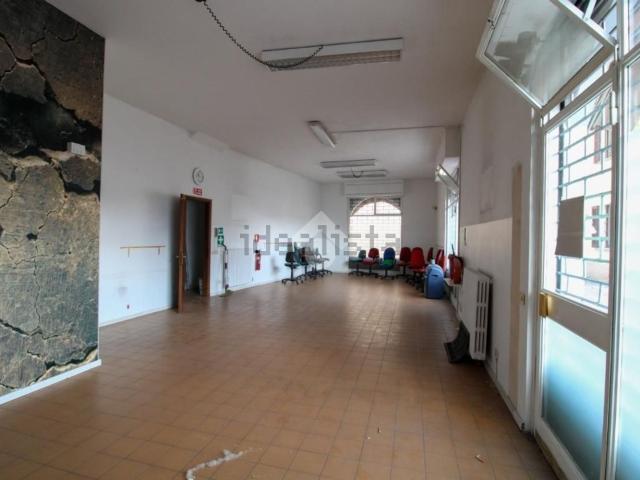 Locale Commerciale in affitto a Bussero, Lombardia