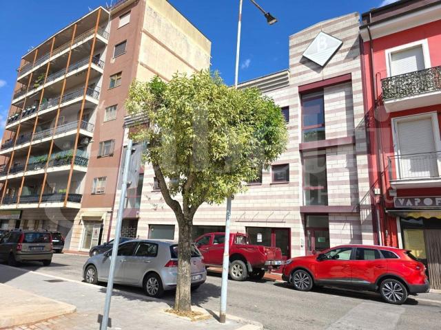 Locale Commerciale in affitto a San Lazzaro, Isernia