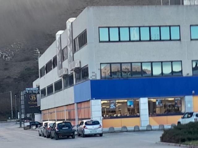 Locale Commerciale in affitto a Scurcola Marsicana, Abruzzo