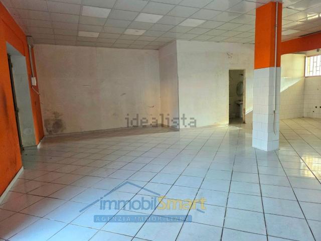 Locale Commerciale in affitto a Casal Di Principe, Campania