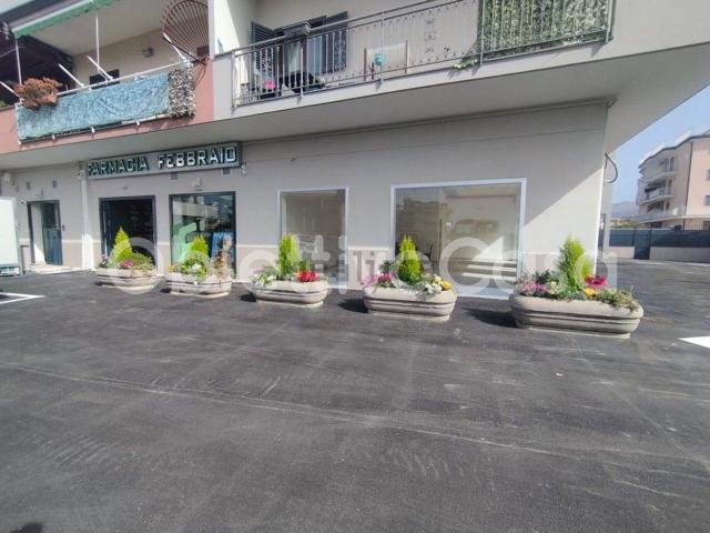 Locale Commerciale in affitto a San Benedetto, Caserta