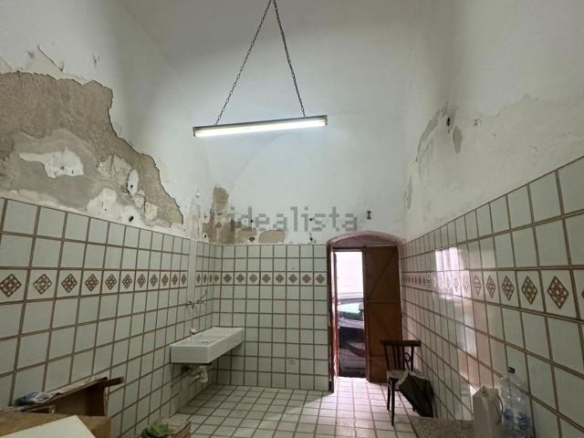 Locale Commerciale in affitto a Puglia, Brindisi