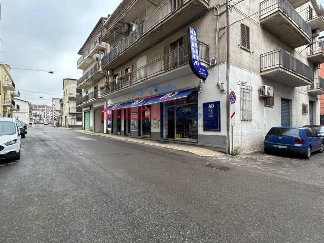 Locale Commerciale in affitto a Mirto, Calabria