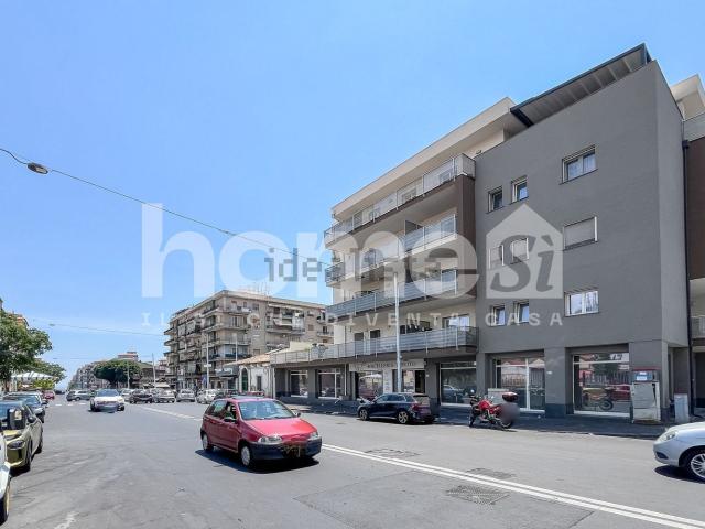 Locale Commerciale in affitto a Monte Po-Nesima-San Leone-Rapisardi, Catania