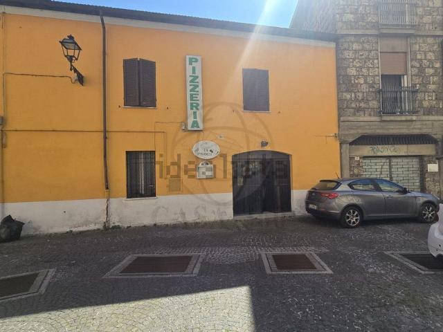 Locale Commerciale in affitto a Città Giardino, Terni