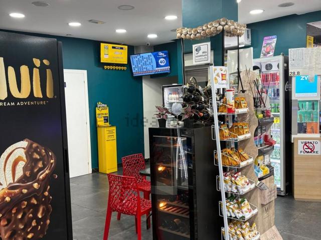 Locale Commerciale in affitto a Finocchio, Roma Capitale