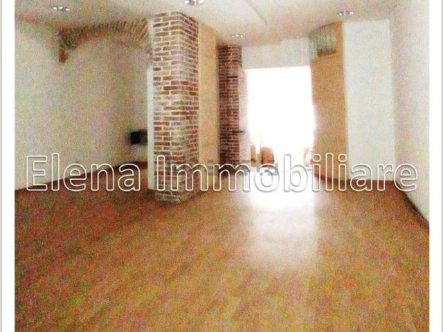 Locale Commerciale in affitto a Alcamo, Sicilia