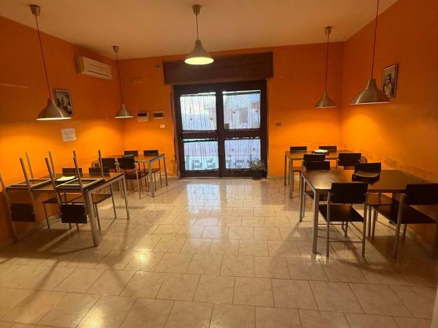 Locale Commerciale in affitto a Montaperto, Prata Principato Ultra