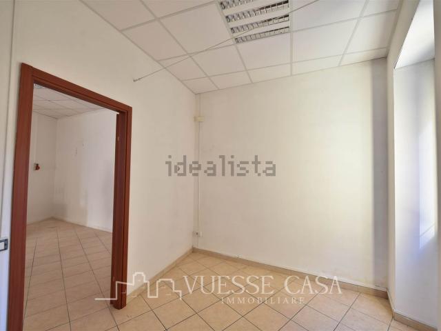 Locale Commerciale in affitto a Seuna, Nuoro