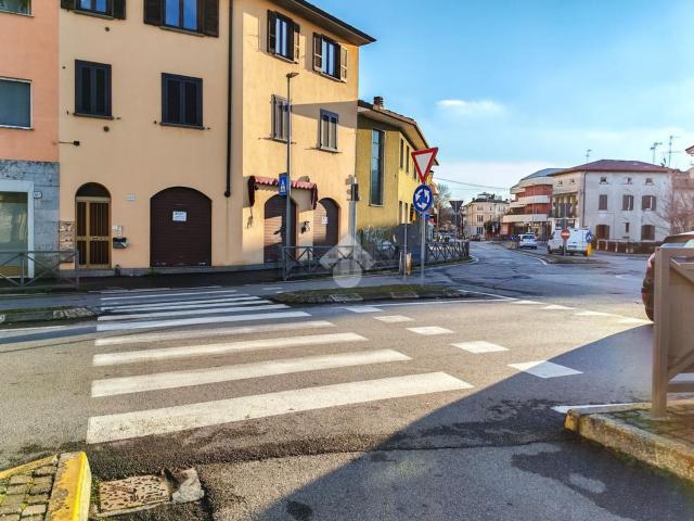 Locale Commerciale in affitto a Crema Nuova, Crema